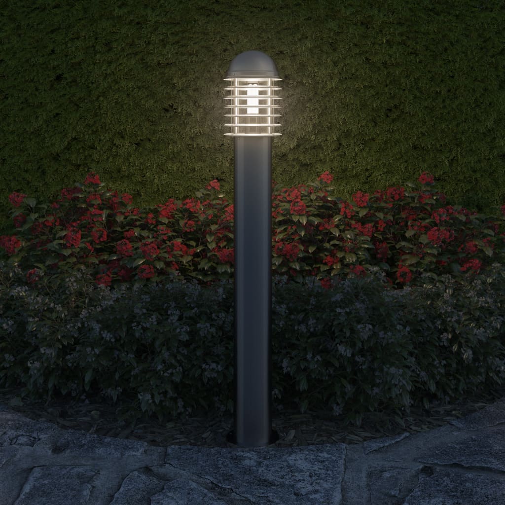 Outdoor permanent stainless steel mast light